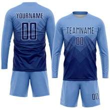 Laden Sie das Bild in den Galerie-Viewer, Uksn Individuelles Hellblau Marineblau-Weiß Sublimations-Fußballtrikot
