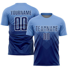 Laden Sie das Bild in den Galerie-Viewer, Uksn Individuelles Hellblau Marineblau-Weiß Sublimations-Fußballtrikot
