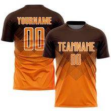 Laden Sie das Bild in den Galerie-Viewer, Uksn Individuelles Braun Bay Orange-Weiß Sublimations-Fußballtrikot
