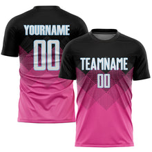 Laden Sie das Bild in den Galerie-Viewer, Uksn Individuelles Pink Schwarz-Hellblau Farbverlauf Quadrat Form Sublimations-Fußballtrikot
