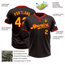 Laden Sie das Bild in den Galerie-Viewer, Uksn Individuelles Schwarz Rot mit Nadelstreifen Gold Zweiknopf Unisex Softball-Trikot
