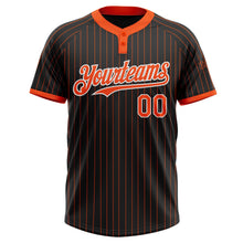 Laden Sie das Bild in den Galerie-Viewer, Uksn Individuelles Schwarz Orange Nadelstreifen Weiß Zweiknopf Unisex Softball-Trikot

