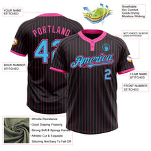 Laden Sie das Bild in den Galerie-Viewer, Uksn Individuelles Schwarz Pink Nadelstreifen Himmelblau Zweiknopf Unisex Softball-Trikot
