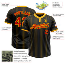 Laden Sie das Bild in den Galerie-Viewer, Uksn Individuelles Schwarz Gold Nadelstreifen Rot Zweiknopf Unisex Softball-Trikot
