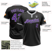 Laden Sie das Bild in den Galerie-Viewer, Uksn Individuelles Schwarz Grau Nadelstreifen Violett Zweiknopf Unisex Softball-Trikot
