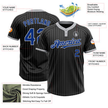 Laden Sie das Bild in den Galerie-Viewer, Uksn Individuelles Schwarz Grau Nadelstreifen Royalblau Zweiknopf Unisex Softball-Trikot
