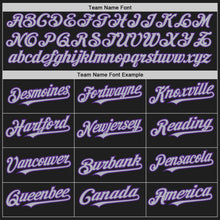 Laden Sie das Bild in den Galerie-Viewer, Uksn Individuelles Schwarz Violett Nadelstreifen Grau Zweiknopf Unisex Softball-Trikot
