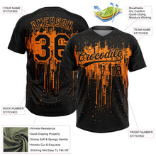 Laden Sie das Bild in den Galerie-Viewer, Uksn Individuelles Schwarz Bay Orange Tropf-Spritzfarbe Zweiknopf Unisex Softball-Trikot

