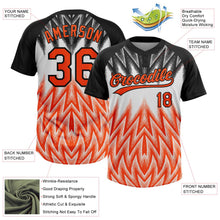 Laden Sie das Bild in den Galerie-Viewer, Uksn Individuelles Schwarz Orange-Weiß Raglanärmel Abstrakt geometrisches Chevron-Zickzack Zweiknopf Unisex Softball-Trikot
