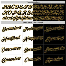 Laden Sie das Bild in den Galerie-Viewer, Uksn Individuelles Schwarz Weiß-Altgold Split Fashion Funktions-T-Shirt
